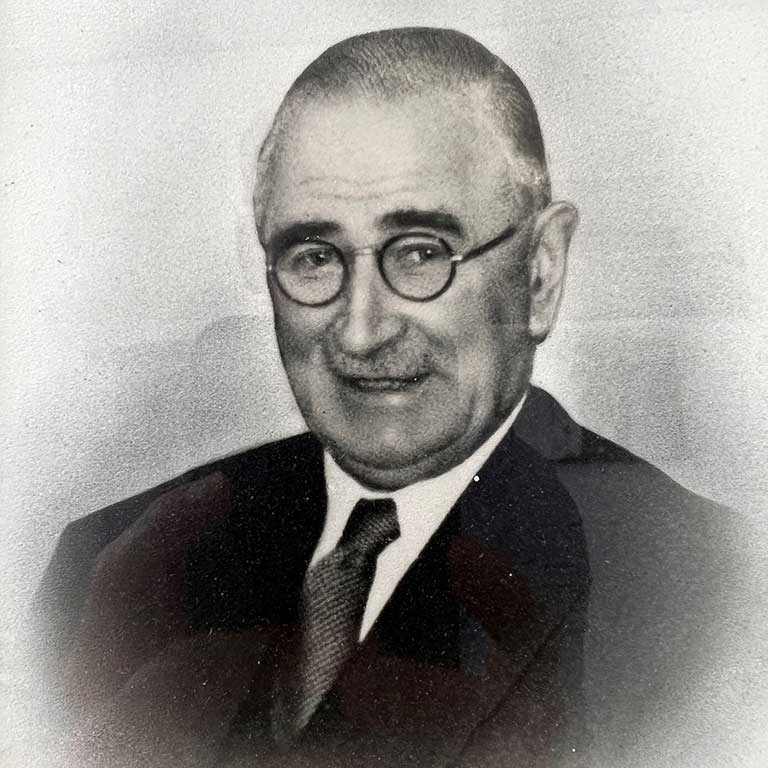 1938